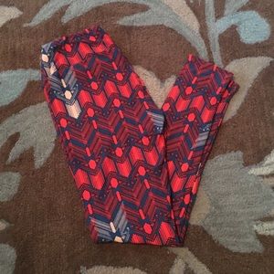 OS Geometric Arrow Lularoe Leggings